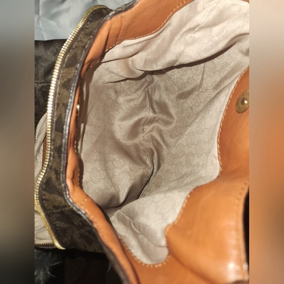 Michael Kors 3pc Set - Picture 7 of 14